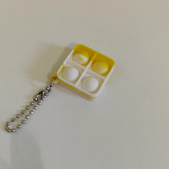 Kids Popit Keychains - 2 Pack! - Picture 2 of 3